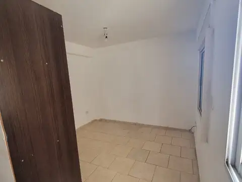 Departamento en Alquiler en Santos Lugares, $ 300.000