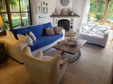 Casa 5 ambientes con 3 baños