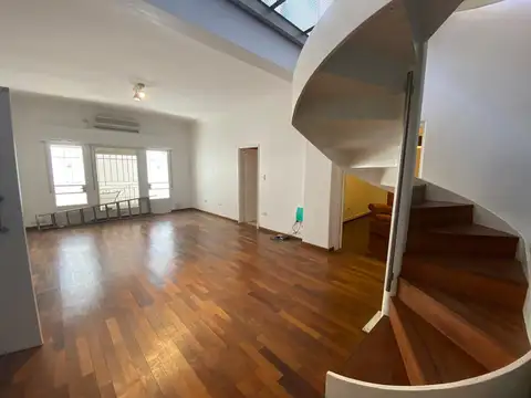 Oficina 6 ambientes con 2 baños