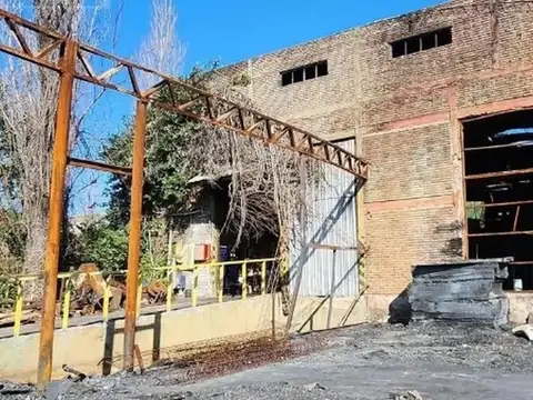 Galpón En Km 50 De Pilar M072v