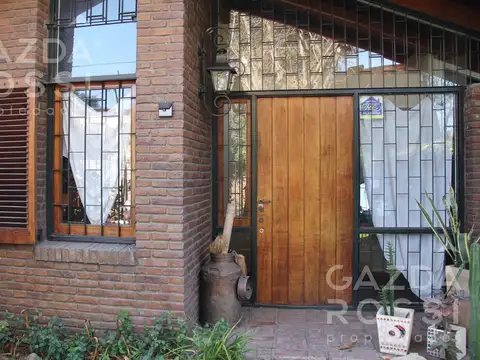 Casa en Venta en Adrogue, USD 290.000