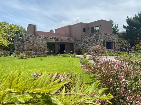 Casa en alquiler en Pinamar, barrio La Herradura