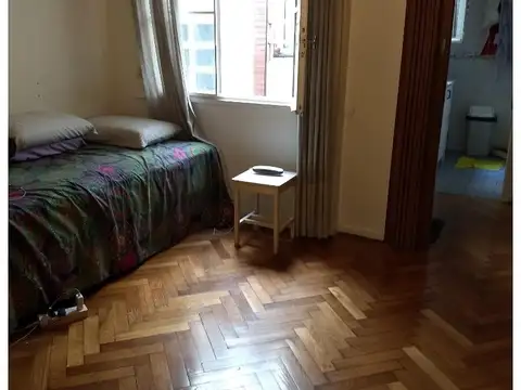 DEPARTAMENTO EN VENTA EN BELGRANO CON BALCÓN AL FRENTE.