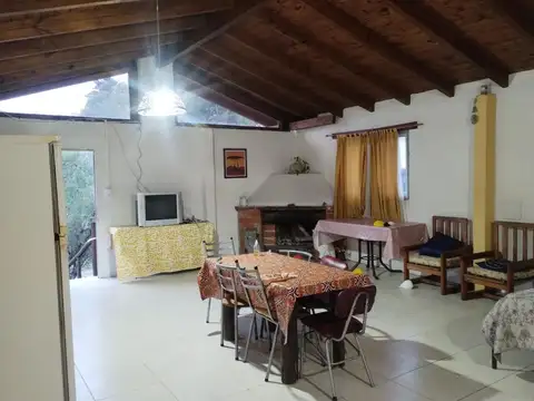 Casa 3 ambientes con 2 baños