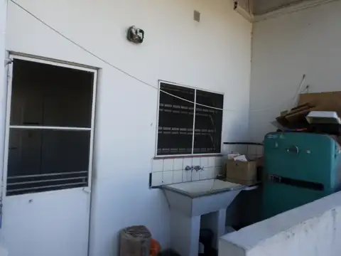 RETASADO FLORIDA  DEPARTAMENTO TIPO CASA 3 AMB. P. ALTA