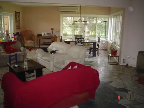 Casa en Venta en Barrio Parque Leloir, USD 420.000