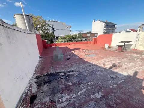 Depto Tipo Casa en Venta 40 años