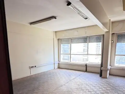 Oficina en Venta con 2 cocheras