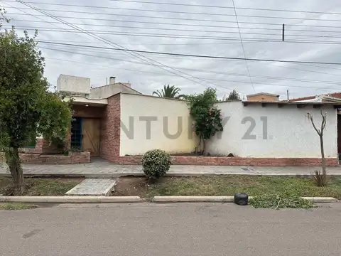 Venta de hermosa casa en Godoy Cruz. Oportunidad.