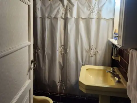 Casa 3 Amb amplios y Galpón