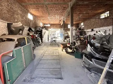Galpon en Venta 77  mts Fondo
