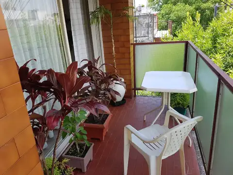 Departamento 4 ambientes con 2 baños