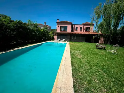 Espectacular Casa en venta, Barrio St. Matthews  Village. Pilar.