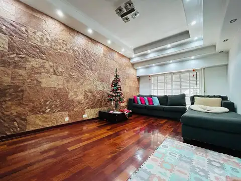 Depto Tipo Casa en Venta de 4 ambientes