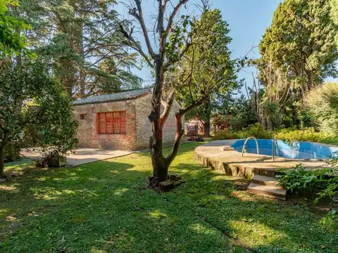 Venta Casa jardín y pile Lote 800m2 Gral Rodríguez