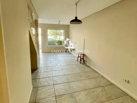 Dúplex en venta 3 ambientes y cochera. Pellegrini Village. Pilar 100
