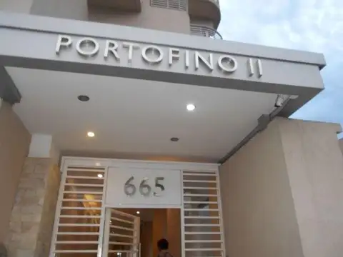 Av. Pres. Juan Domingo  Peron 600, Piso 16