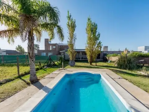 CASA DE 2 DORMITORIOS - Tierra de sueños 3 - Amistad  al 100