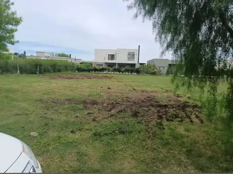 Terreno en Venta 15  mts Fondo