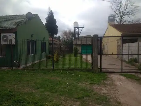 VENTA CHALET EN 2 PLANTAS EN BOSQUES, F.V - U$S 120.000.-