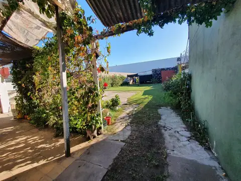 Venta | Casa | 3 Dormitorios | Sobre Av San Lorenzo | Capitán Bermúdez | Barrio Villa Casini