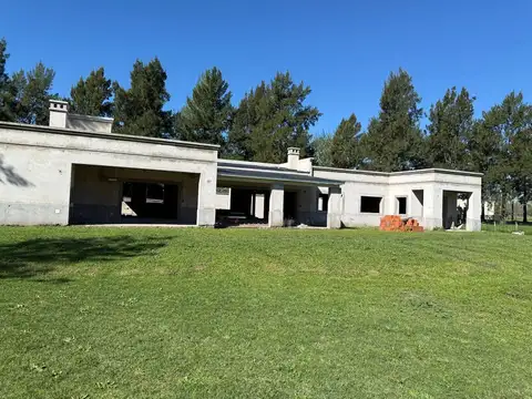 Aristóbulo del Valle 1300