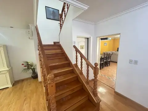 Hermosa casa de cinco ambientes en el centro de Wilde