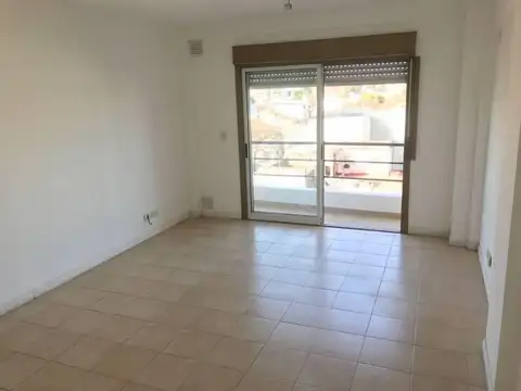 Av. Salvador M. del Carril al 3000