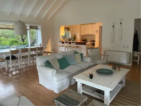 Casa en Alquiler Temporal con 1 cochera