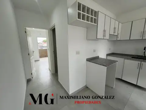 Depto Tipo Casa en Alquiler en Lanus Oeste, $ 650.000