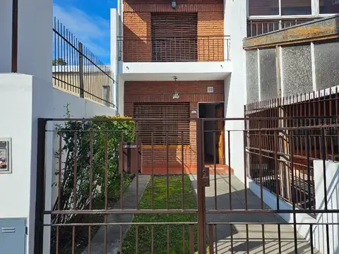 Depto Tipo Casa en Venta de 3 ambientes