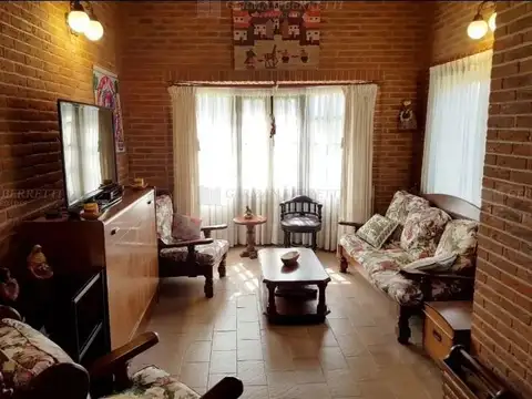 Casa en Venta con 2 cocheras