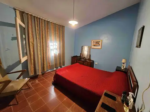 CASA EN VENTA EN PARQUE SIQUIMAN A 100 MTS DE LA RUTA 38. HERMOSO ENTORNO Y GRAN PARQUE