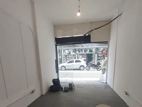 Viamonte al 600, a metros de Florida !