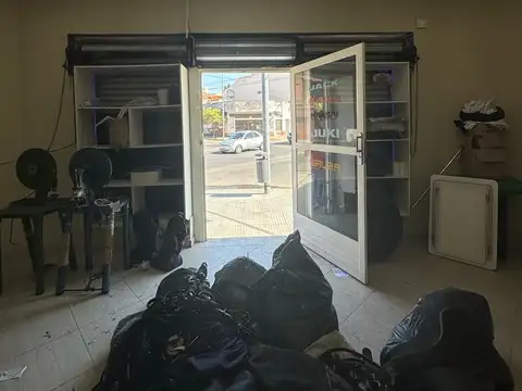 Local en Alquiler en Mataderos, $ 600.000