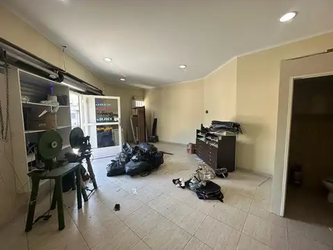 Local en Alquiler Via Púb.