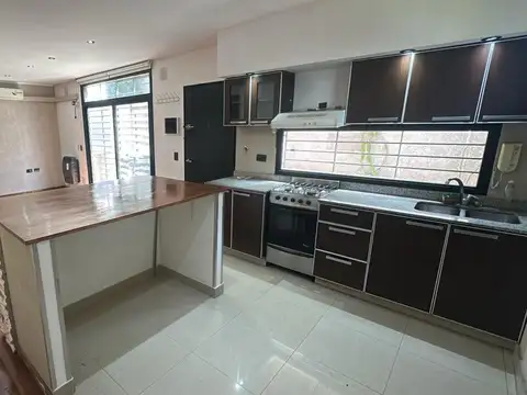 Depto Tipo Casa en Alquiler en Munro-Este, $ 1.400.000