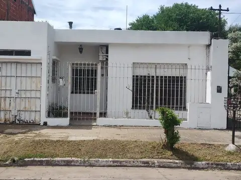 VENTA DE CASA 3 AMBIENTES EN QUILMES OESTE  