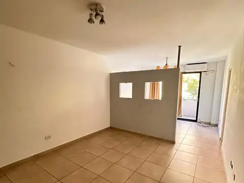 Monoambiente con balcón y excelente ubicación