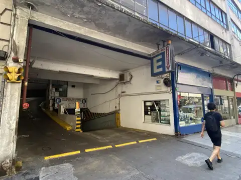 Charcas al 2600, entre Ecuador y Anchorena