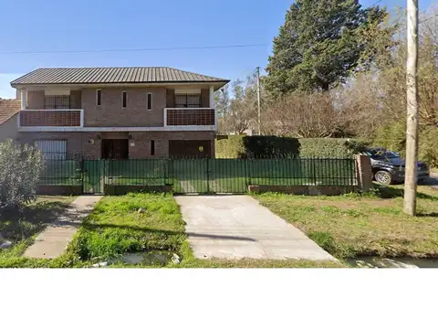 Casa 6 ambientes con 2 baños