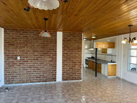 Casa 3 ambientes con 1 baño