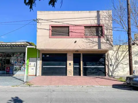 CASA 3 DOMITORIOS EN VENTA BERISSO PILETA
