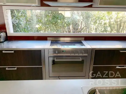 Casa 6 ambientes con 3 baños