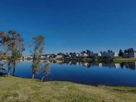 Lote al lago en venta en Santa Ana. Villanueva. Tigre