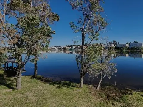 Lote al lago en venta en Santa Ana. Villanueva. Tigre