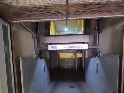 Cochera en venta Guemes y Moreno