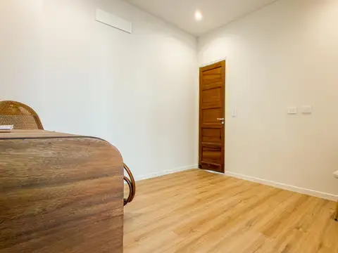 Casa 6 ambientes con 2 baños