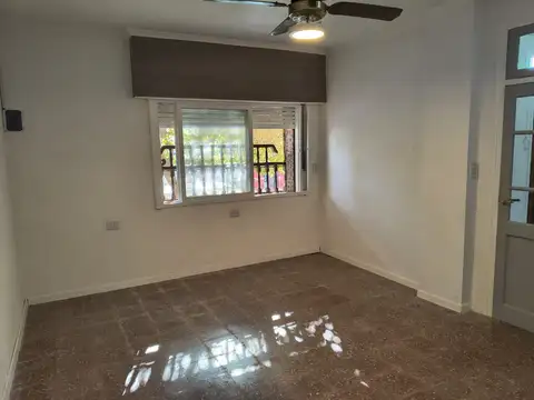 Depto Tipo Casa en Alquiler de Monoambiente