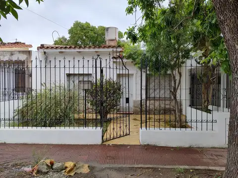 Casa 6 ambientes con 1 baño